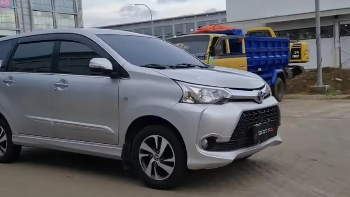 Daftar mobil bekas di bawah Rp100 juta yang minim penyakit, dari Avanza hingga Jazz, cocok untuk budget terbatas.