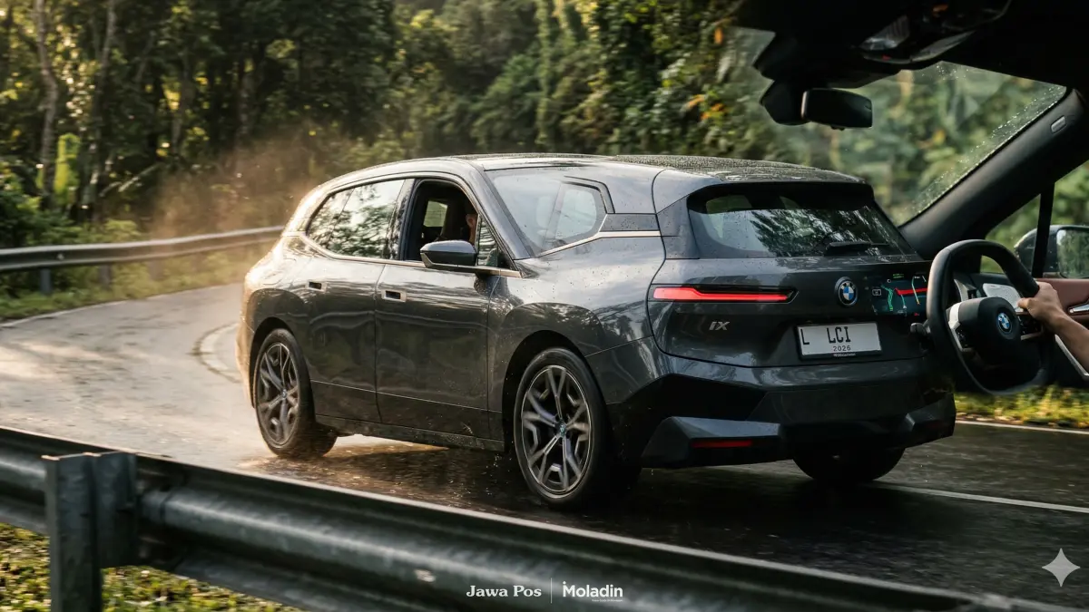 Review BMW iX xDrive45 LCI: SUV listrik 2,6 M yang lebih kencang dari klaimnya! Intip fitur baru, harga, dan performa buasnya di sini.