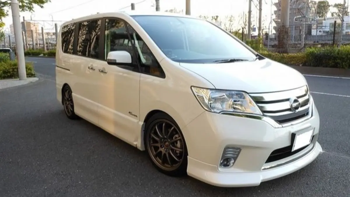 Mobil bekas Rp100 jutaan 2026 jadi pilihan cerdas! Ini 7 mobil keluarga nyaman, irit, dan minim depresiasi.