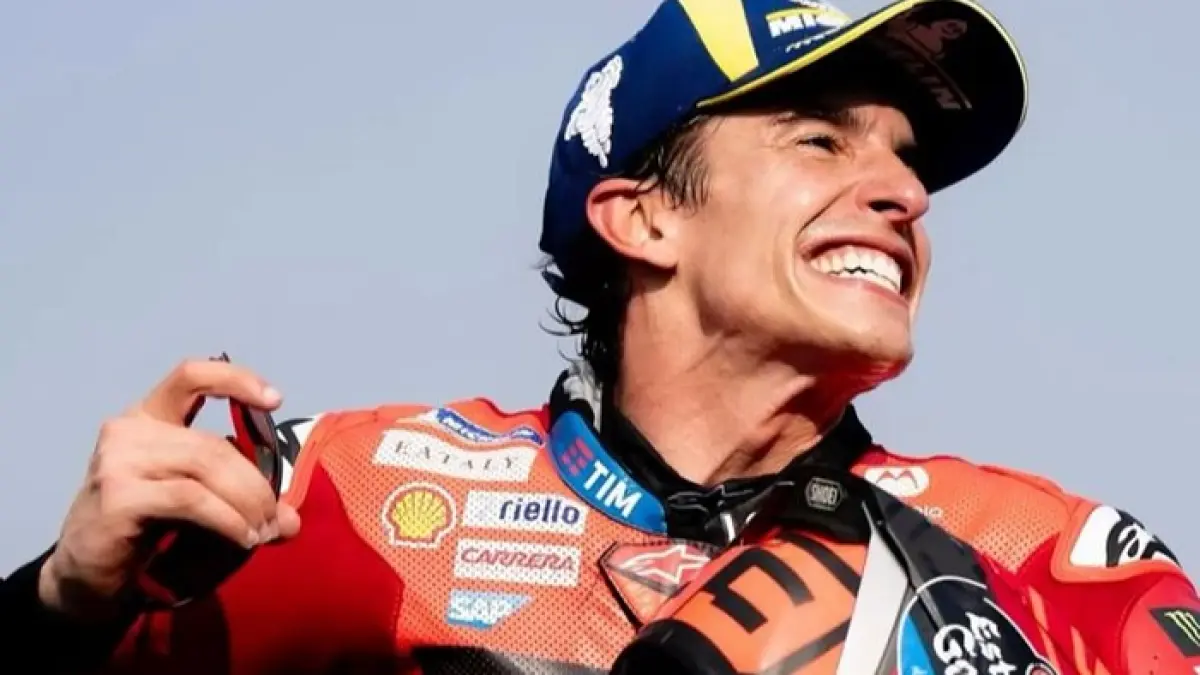 MotoGP Amerika 2026 memanas, Marc Marquez terancam gagal pole position saat Bezzecchi datang dengan performa luar biasa.
