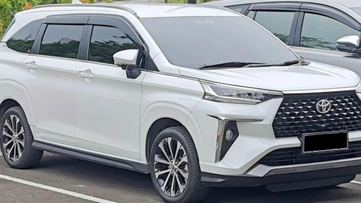 Review Toyota Velos Hybrid 2026, irit 25 km/l dan fitur canggih, tapi interior masih terasa biasa. Layak beli?