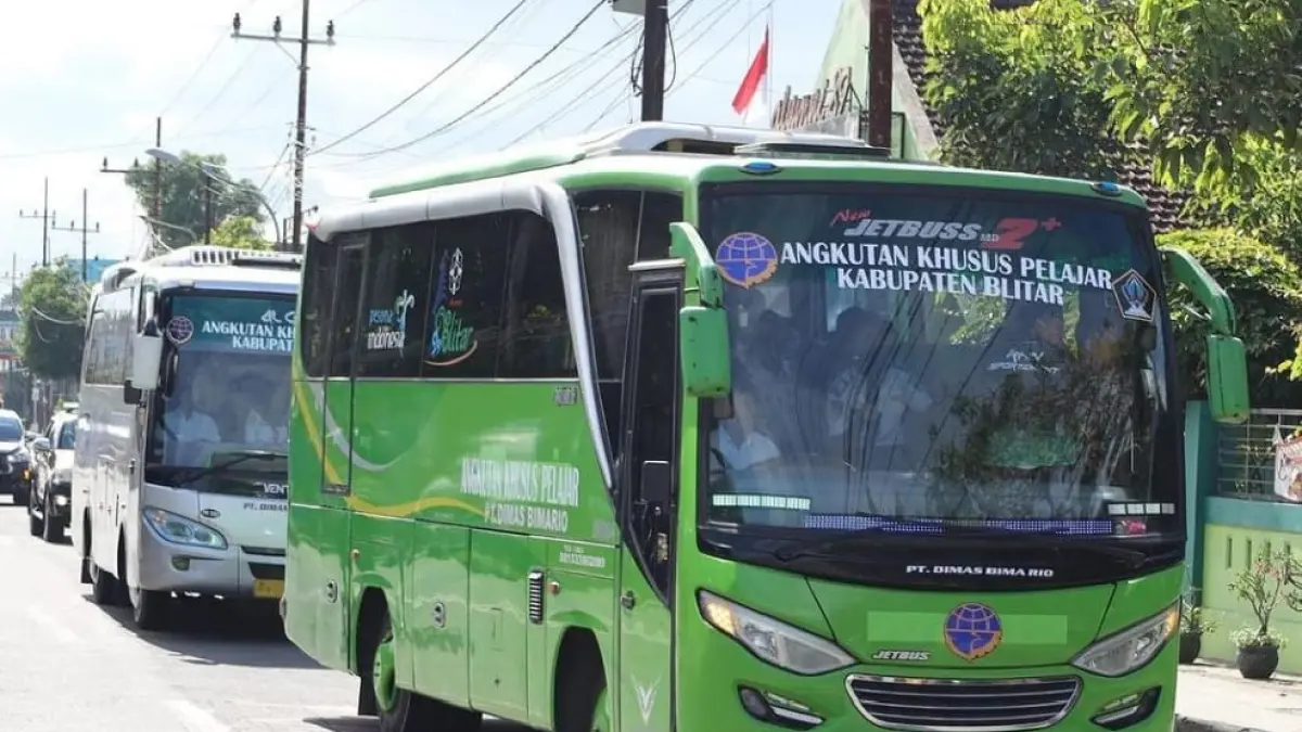 DISHUB KABUPATEN BLITAR UNTUK RADAR BLITAR - ‎BEROPERASI: Bus sekolah akan segera kembali beroperasi selepas libur Lebaran.