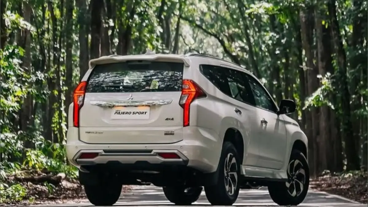 Harga mobil bekas SUV murah Fortuner Pajero 2026 mulai 200 jutaan. Banyak pilihan diesel, kondisi prima, dan bisa nego!