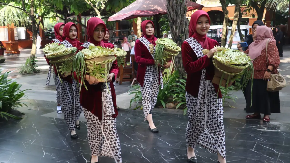 Kirab Ketupat Coklat Kampung Coklat - Perpaduan Tradisi, Religi, dan Wisata
