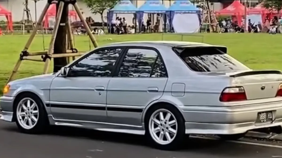 Rekomendasi mobil bekas 30 jutaan terbaik 2026, dari Soluna hingga Kijang Super. Murah tapi masih layak untuk harian