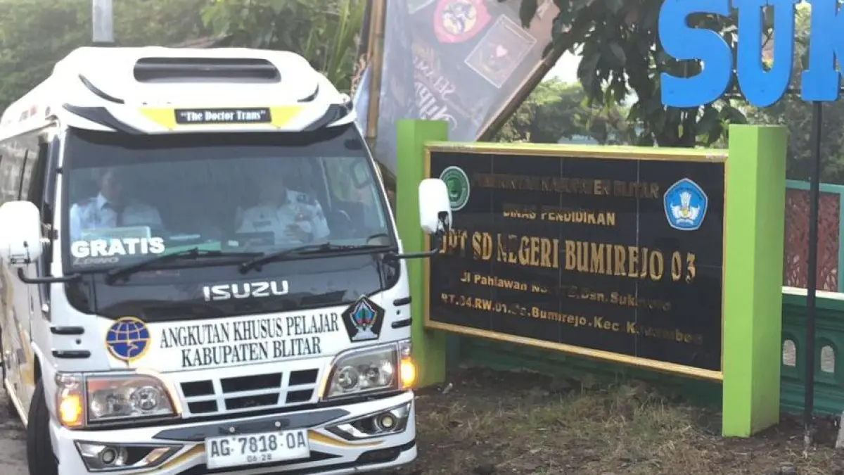 ‎DISHUB KABUPATEN BLITAR UNTUK RADAR PENATARAN
DIMULAI: Operasional bus sekolah jalur baru mulai beroperasi di awal pekan.