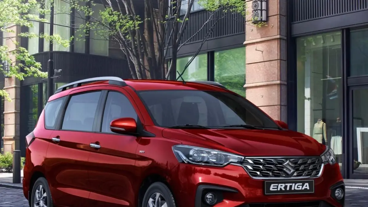 Xpander vs Ertiga, mana lebih nyaman? Simak perbandingan lengkap fitur, harga, dan performa dua MPV favorit Indonesia.