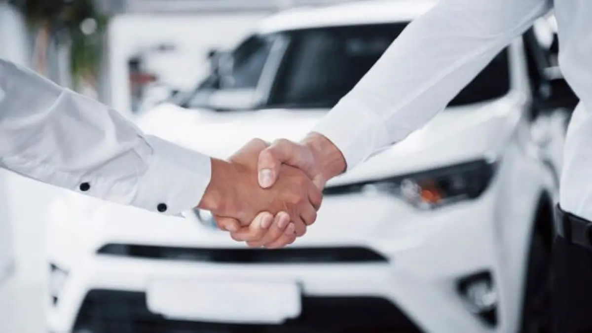 Cari mobil keluarga diesel paling rekomendasi 2025 harga 150 juta? Cek perbandingan Innova, Panther, dan Ertiga Diesel. Mana yang paling irit & tangguh?