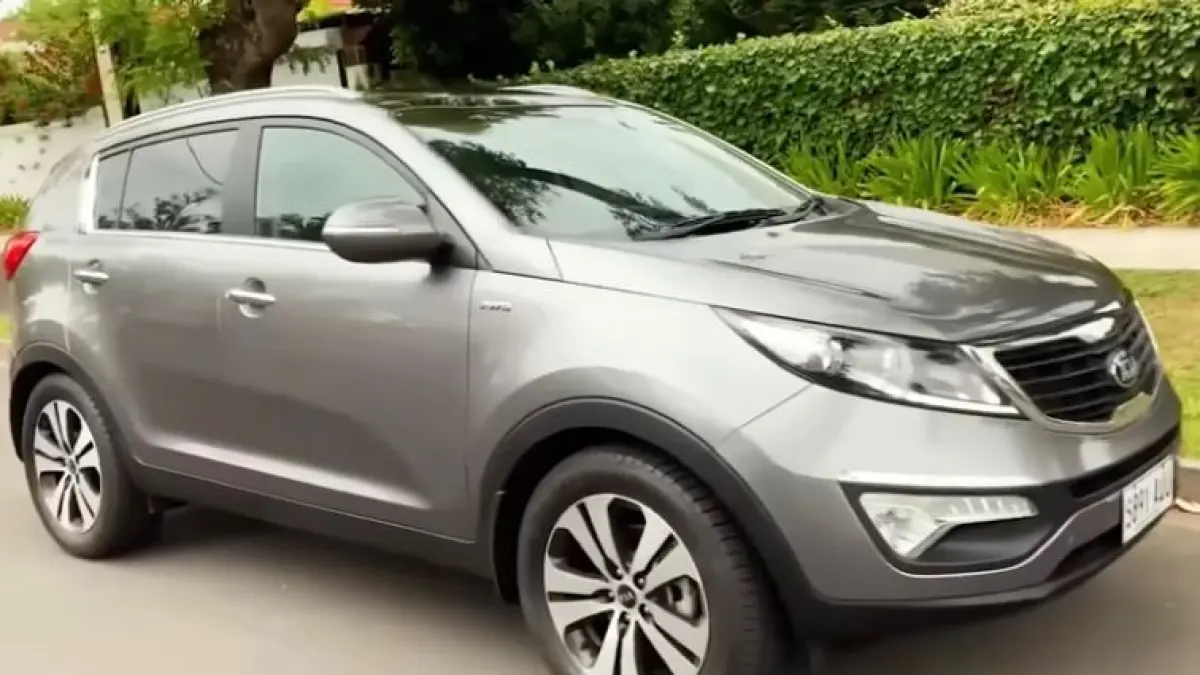 Cari SUV bekas 140 jutaan? Cek perbandingan Kia Sportage, Honda BR-V, Captiva Diesel, dan Toyota Rush. Mana yang paling cocok untuk keluarga Anda?