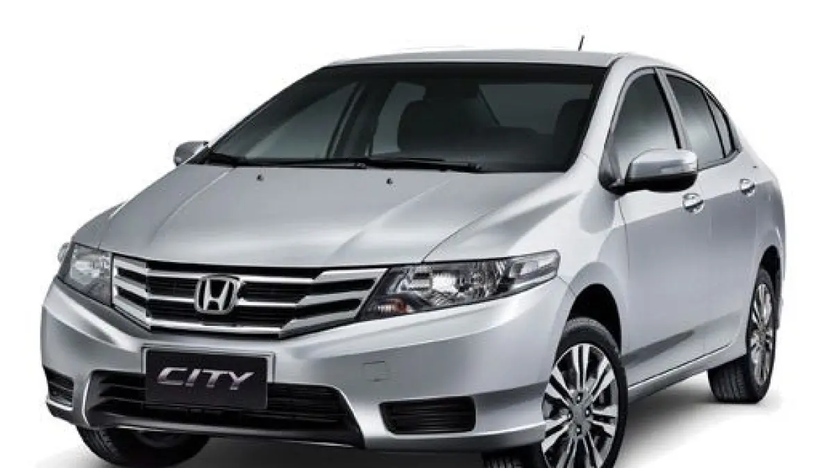 Honda City IDSI 2003 matic dijual Rp65 juta, mesin bandel, AC dingin, interior orisinil. Simak spesifikasi lengkapnya di sini!