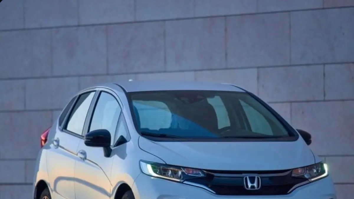 Honda Jazz 2026 hadir dengan desain modern, fitur lengkap dan harga Rp350 juta. Simak spesifikasi dan keunggulannya di sini.