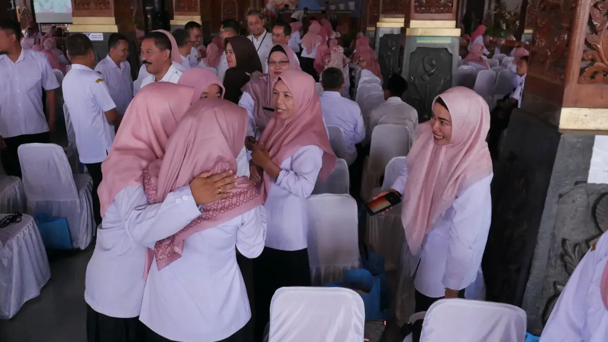 ASN Jangan Curi Waktu Liburan, Tetap Kedepankan Pelayanan Publik - Kebijakan WFH Jumat Mulai Pekan Ini