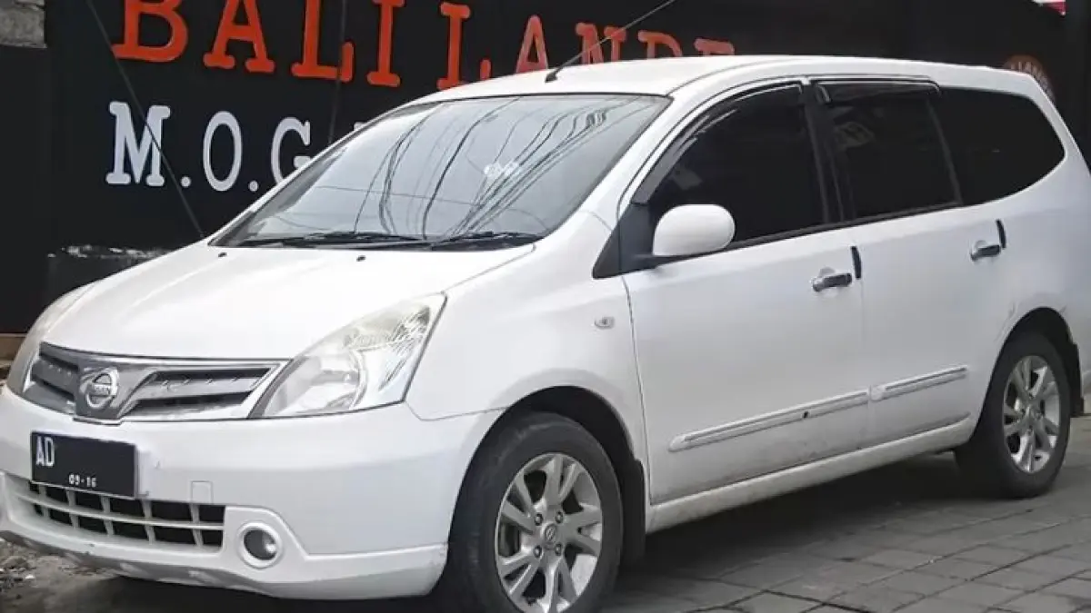 Cari mobil bekas 80 jutaan irit BBM? Simak perbandingan Avanza, Ertiga, Livina, hingga Confero. Mana yang paling bandel dan minim drama untuk keluarga?