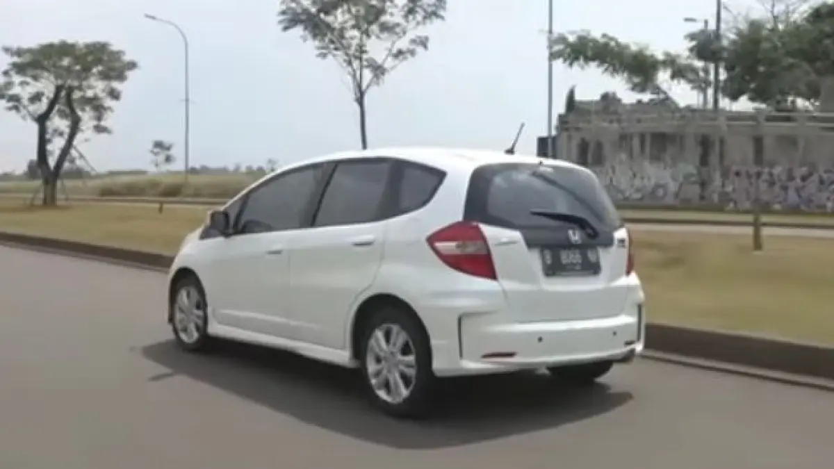 Toyota Yaris Joker mulai ditinggalkan! Intip penyebab hatchback ini kalah saing, mulai dari mesin lemot hingga harga bekas yang terjun bebas di 2026.