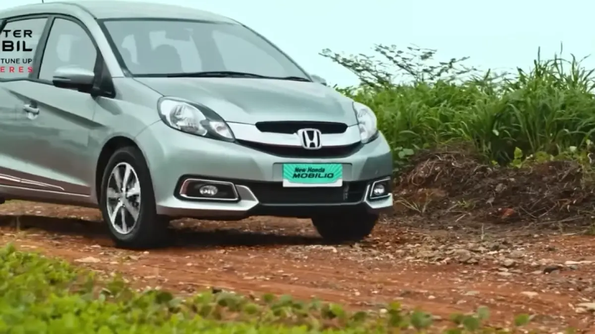 5 mobil keluarga bekas terbaik untuk mudik, dari Avanza-Xenia RWD hingga Innova diesel, ini rekomendasi dan tips belinya.