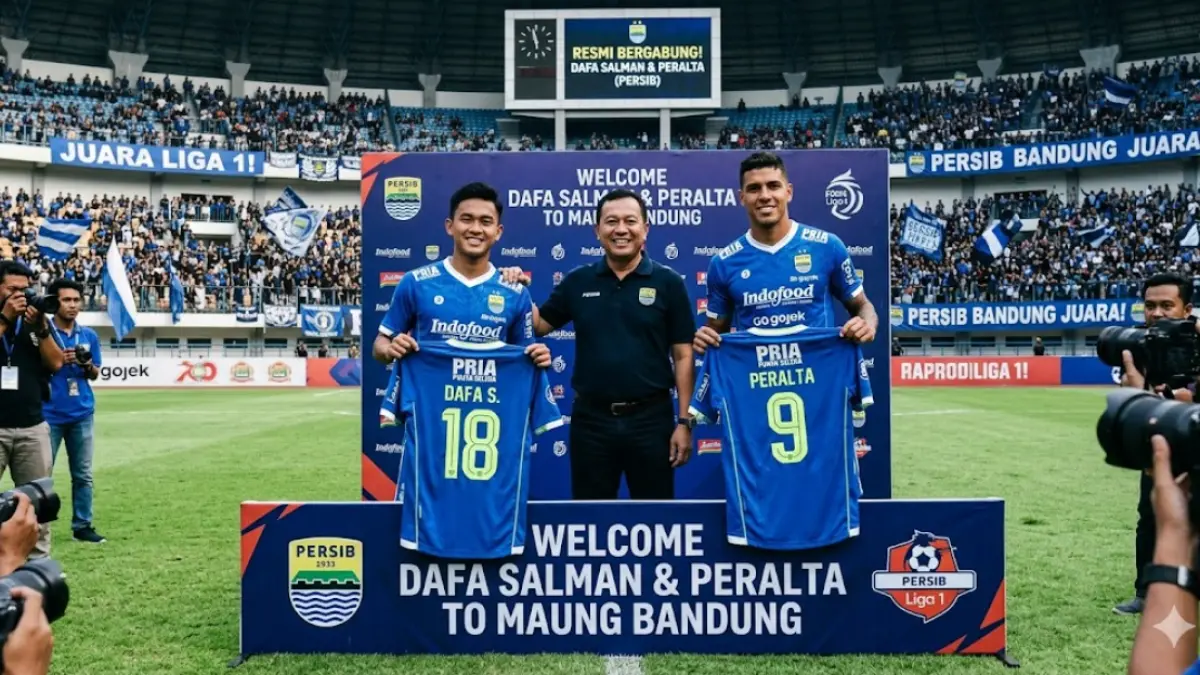 Persib Bandung resmi perkenalkan Dafa Salman dan Peralta demi ambisi juara Liga 1. Skuad kian solid, siap beri ancaman nyata bagi para rival!