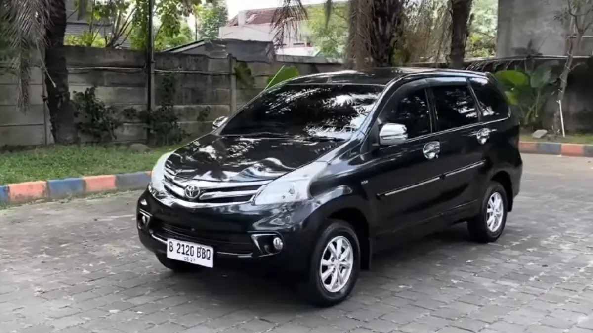Rekomendasi mobil MPV bekas Rp100 jutaan, dari Avanza hingga Xpander. Pilihan terbaik mobil keluarga murah dan nyaman.