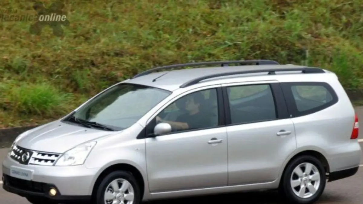 Review Nissan Grand Livina 2013 XV, MPV nyaman harga Rp120 jutaan. Simak kelebihan dan kekurangannya sebelum beli.