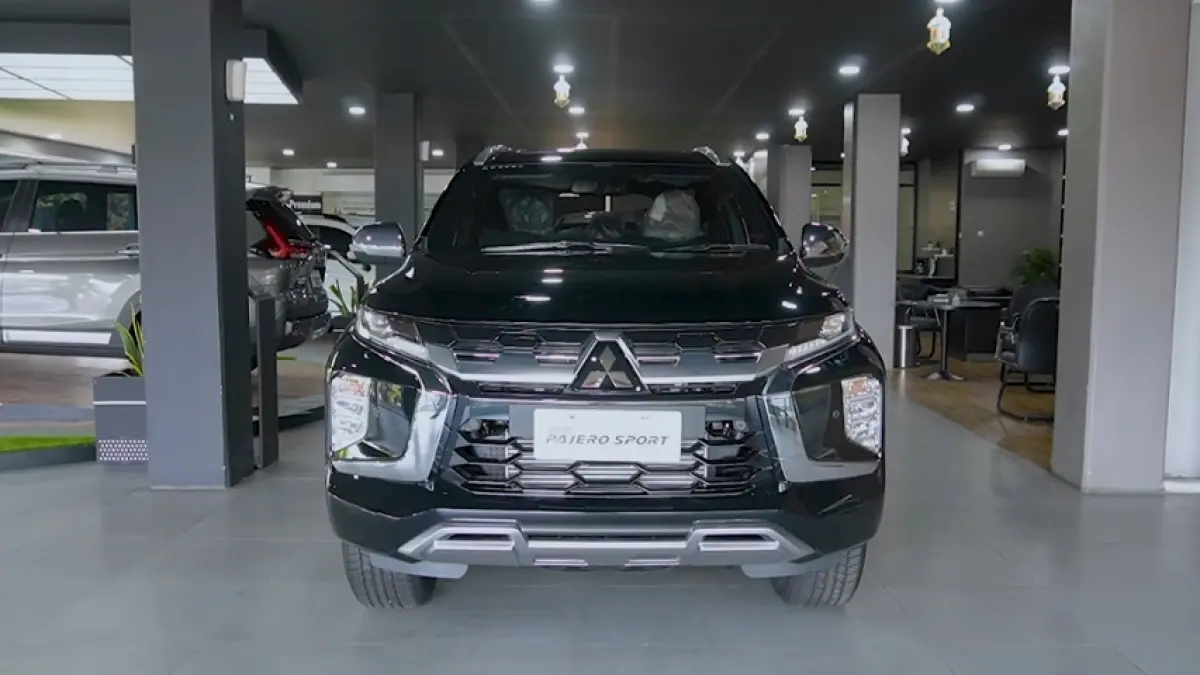 Xpander vs Ertiga mana lebih nyaman? Simak perbandingan lengkap mesin, fitur, dan kenyamanan sebelum beli MPV keluarga.