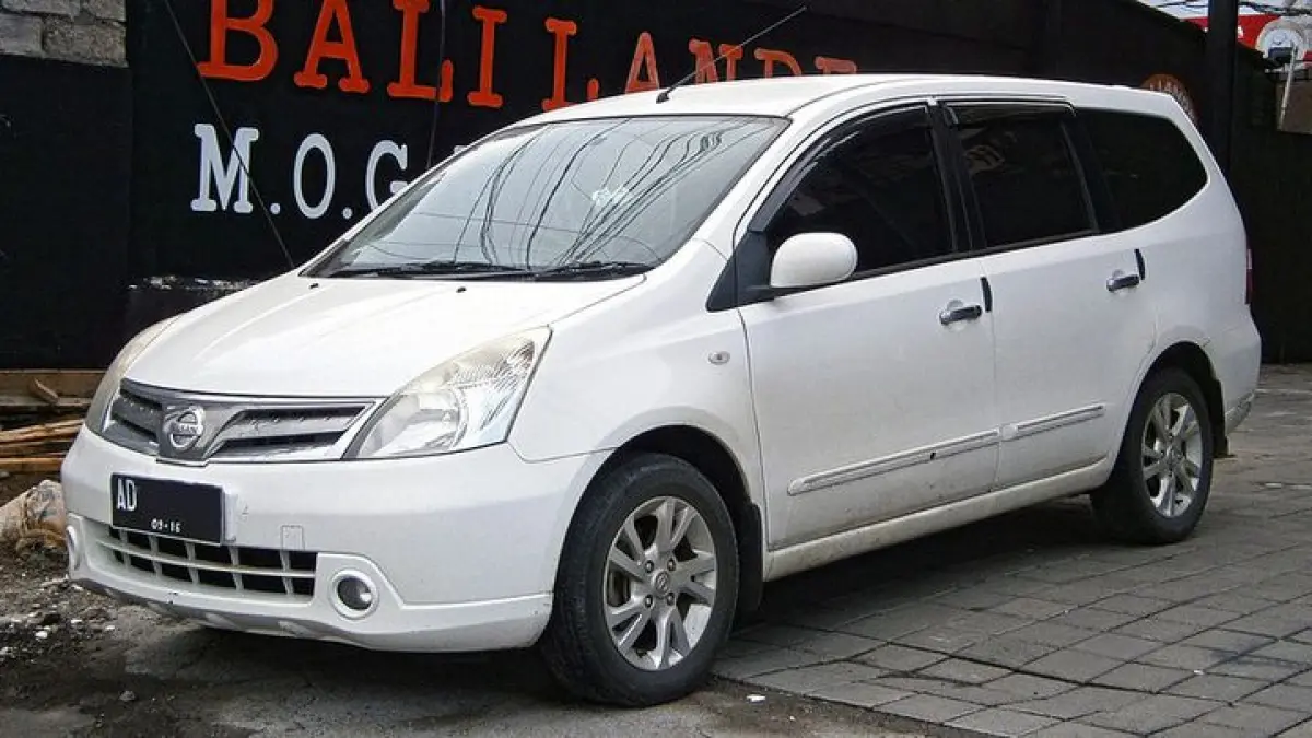 Harga Nissan Grand Livina 2018 mulai Rp85 juta. MPV 7 penumpang bekas operasional, sudah diservis dan siap pakai.(Pinterest)