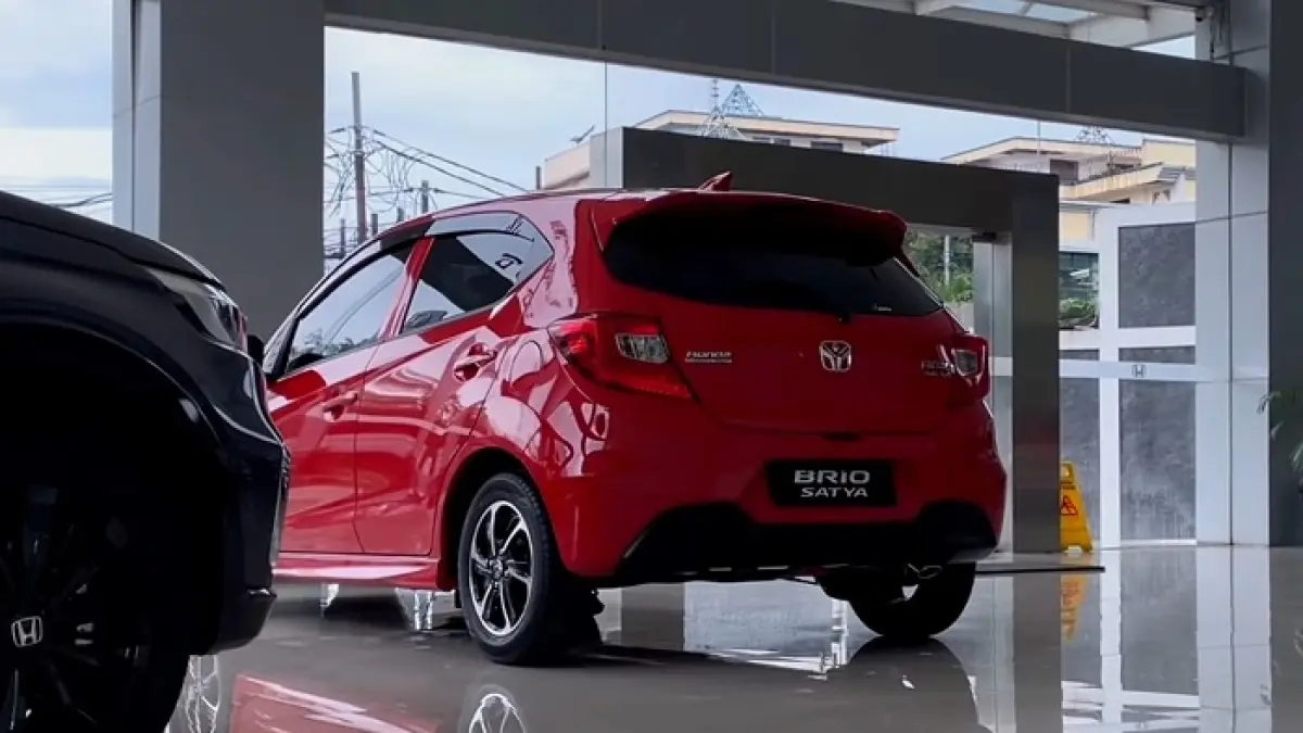 Brio 2026 hybrid hadir lewat tipe SE, fitur lebih canggih dari RS dengan harga lebih terjangkau.