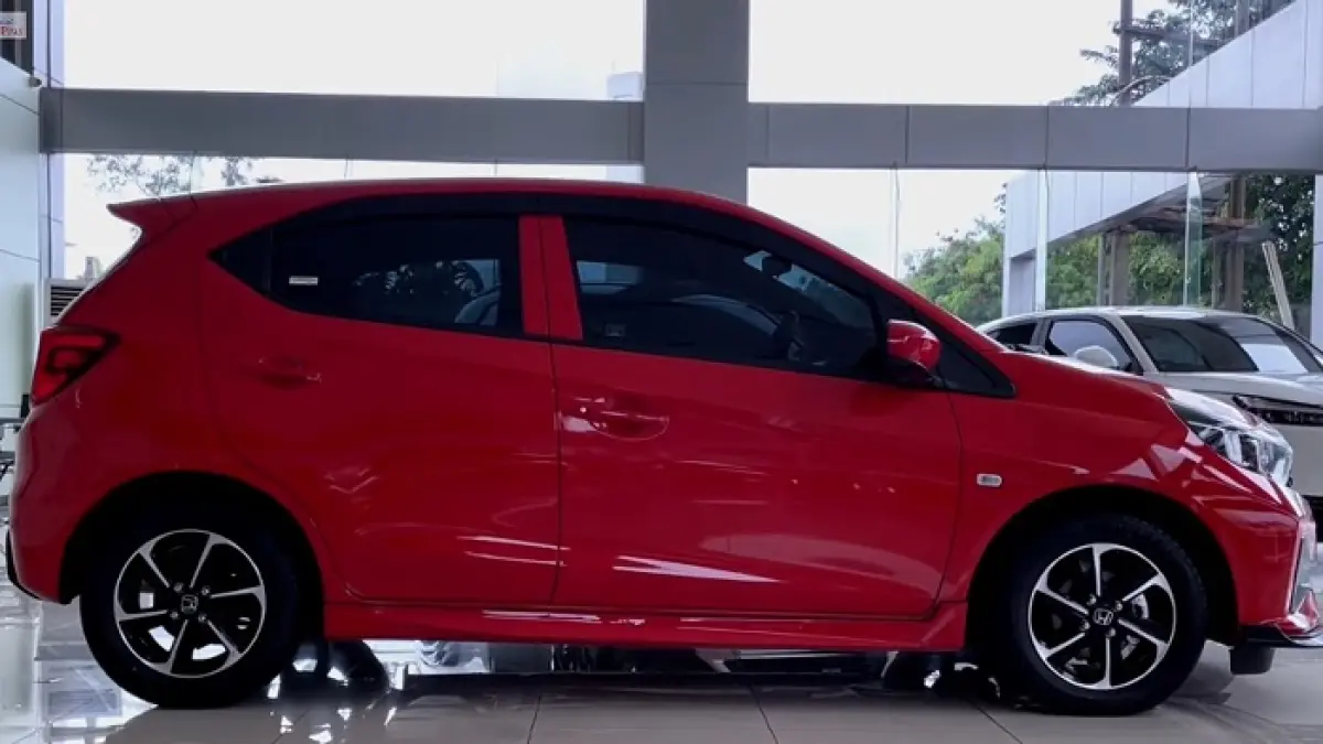 Brio 2026 hybrid tipe SE hadir dengan kamera 360 dan fitur canggih, lebih lengkap dari RS dengan harga lebih terjangkau.