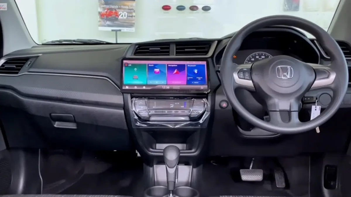 Brio 2026 hybrid tipe SE hadir lebih canggih dari RS, fitur lengkap dan harga lebih murah jadi pilihan terbaik. 
