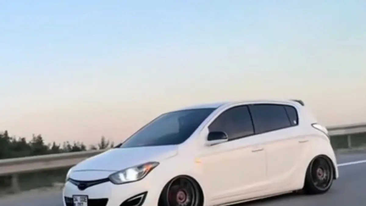Cari hatchback anti-mainstream? Cek harga Hyundai i20 bekas 2026. Desain Jerman, fitur lengkap, harga cuma 50 jutaan. Irit dan tangguh!