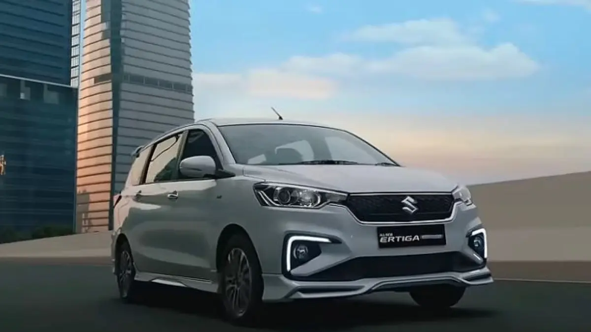Cari mobil irit? Ini daftar 10 mobil paling irit di Indonesia 2026. Dari Ertiga Hybrid hingga Brio, hemat bensin tembus 23 km/liter! Cek di sini.