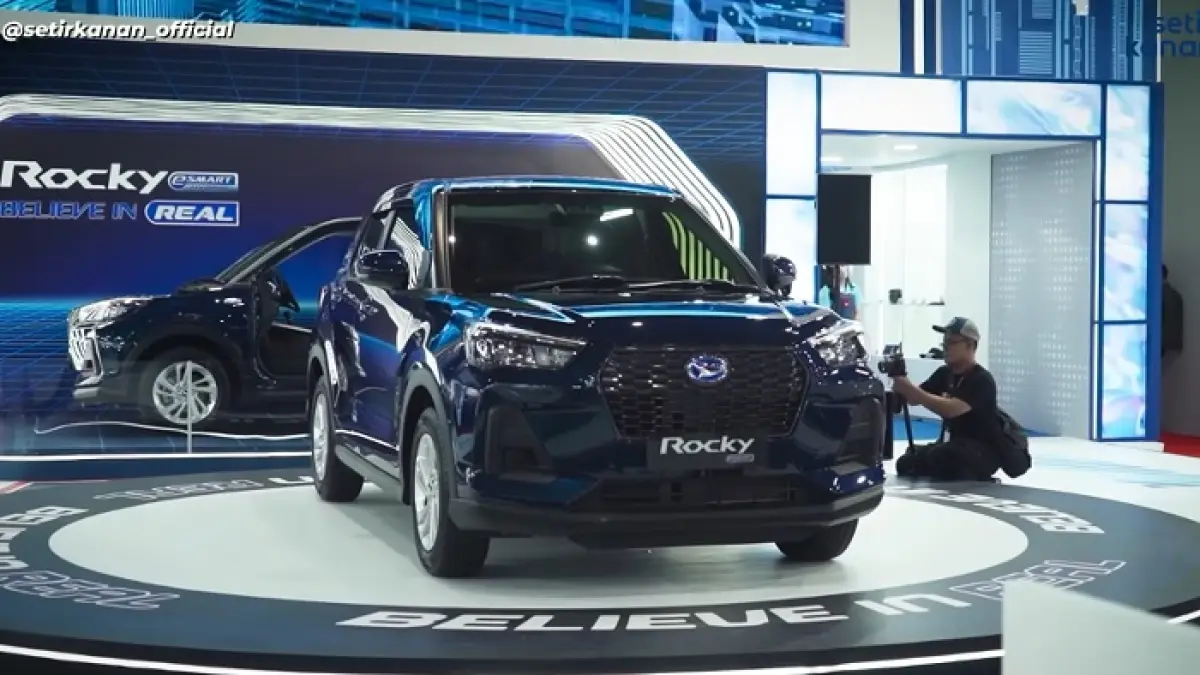 IIMS Daihatsu terbaru 2026 hadirkan Rocky Hybrid dan versi adventure, tampil fleksibel untuk city car hingga road trip.