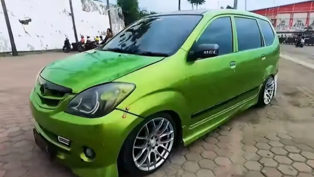 Cari mobil bekas keluarga 80 jutaan di 2026? Cek 5 MPV terbaik: Avanza, Xenia, Ertiga, Livina & Confero. Irit, tangguh & pajak murah! Simak ulasannya.