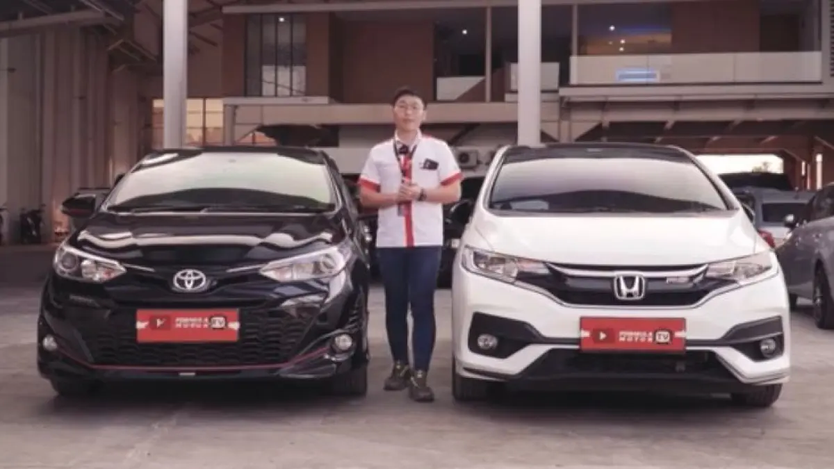 Bingung pilih Toyota Yaris vs Honda Jazz 2026? Cek perbandingan fitur, mesin, hingga harga bekasnya di sini sebelum Anda menyesal membeli!
