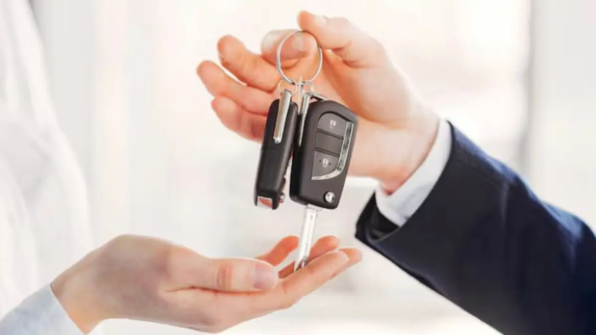 Cek rekomendasi mobil bekas terbaik harga 70 jutaan! Ada Toyota Yaris, Swift, hingga Grand Vitara yang mewah dan irit. Pilihan cerdas untuk keluarga!