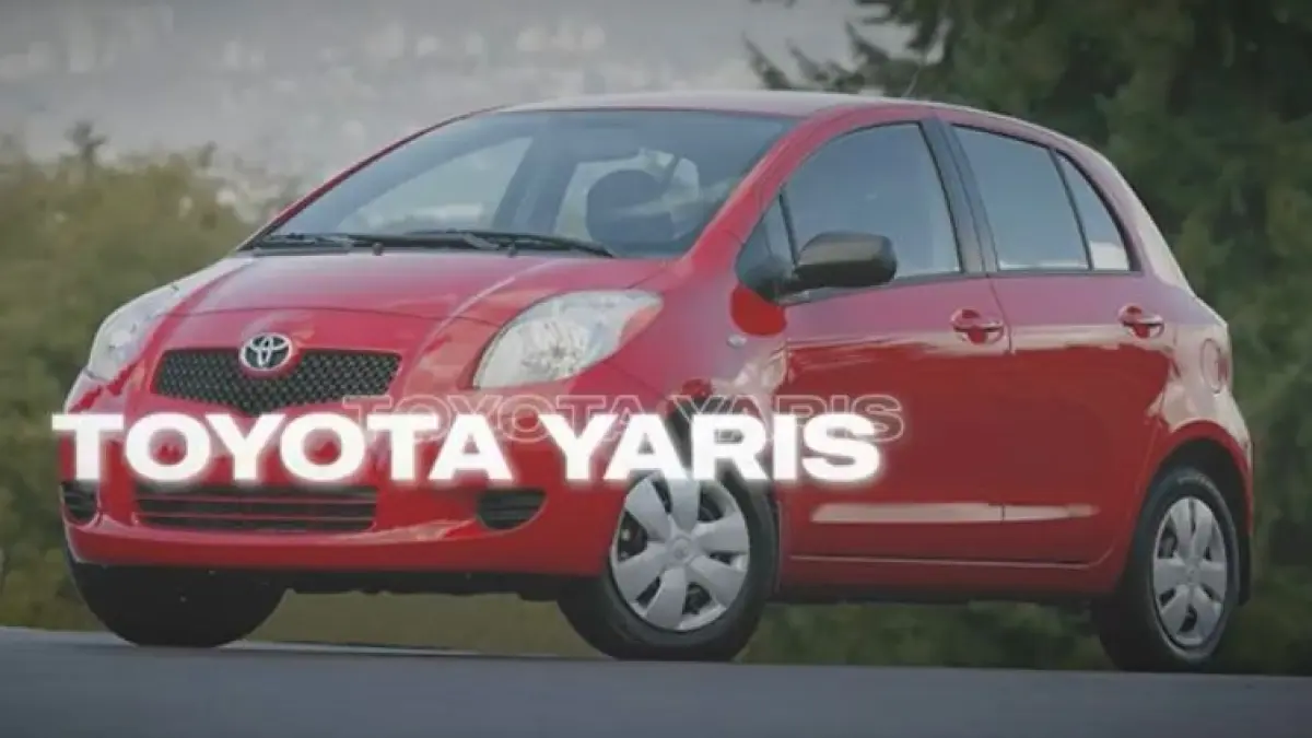 Pilih Toyota Yaris Bakpao vs Honda Jazz GE8? Cek perbandingan mesin, konsumsi BBM, hingga harga bekas terbaru Rp70 jutaan di sini. Jangan sampai salah beli!
