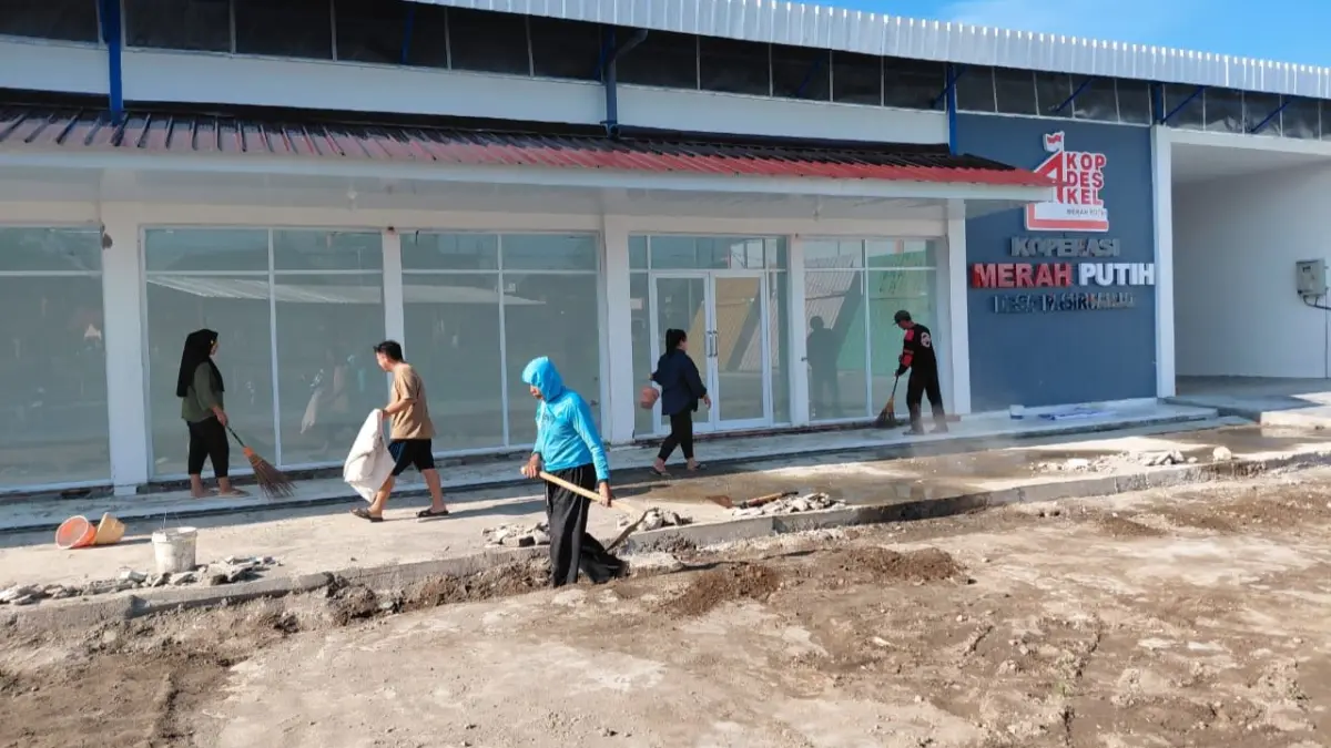 Rencana pengisian operasional Koperasi Desa Kelurahan Merah Putih (KDKMP) dengan pegawai pemerintah dengan perjanjian kerja (PPPK) bakal dipastikan terealiasi