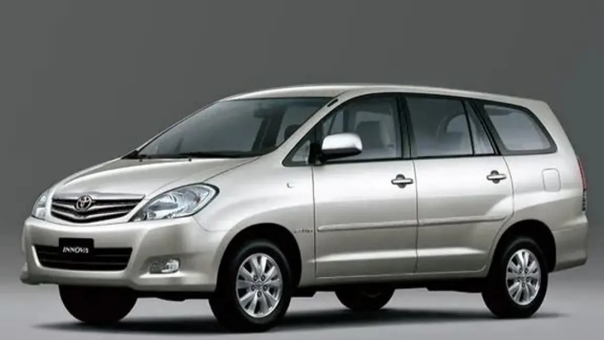 Harga mobil bekas murah 2025 bikin kaget, Innova 2005 Rp80 jutaan hingga Brio dan Vios di bawah pasaran!