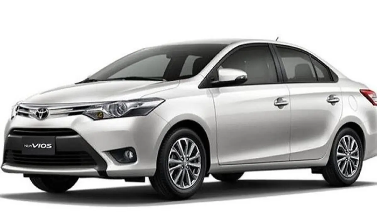 Harga mobil bekas murah di Adira Expo bikin heboh, Vios 2017 mulai Rp139 juta dan Fortuner turun drastis!