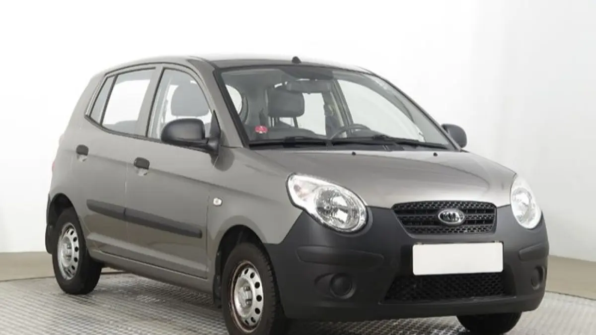 Mobil bekas Rp60 jutaan paling irit dan bandel di 2026, dari city car hingga hatchback nyaman untuk harian.