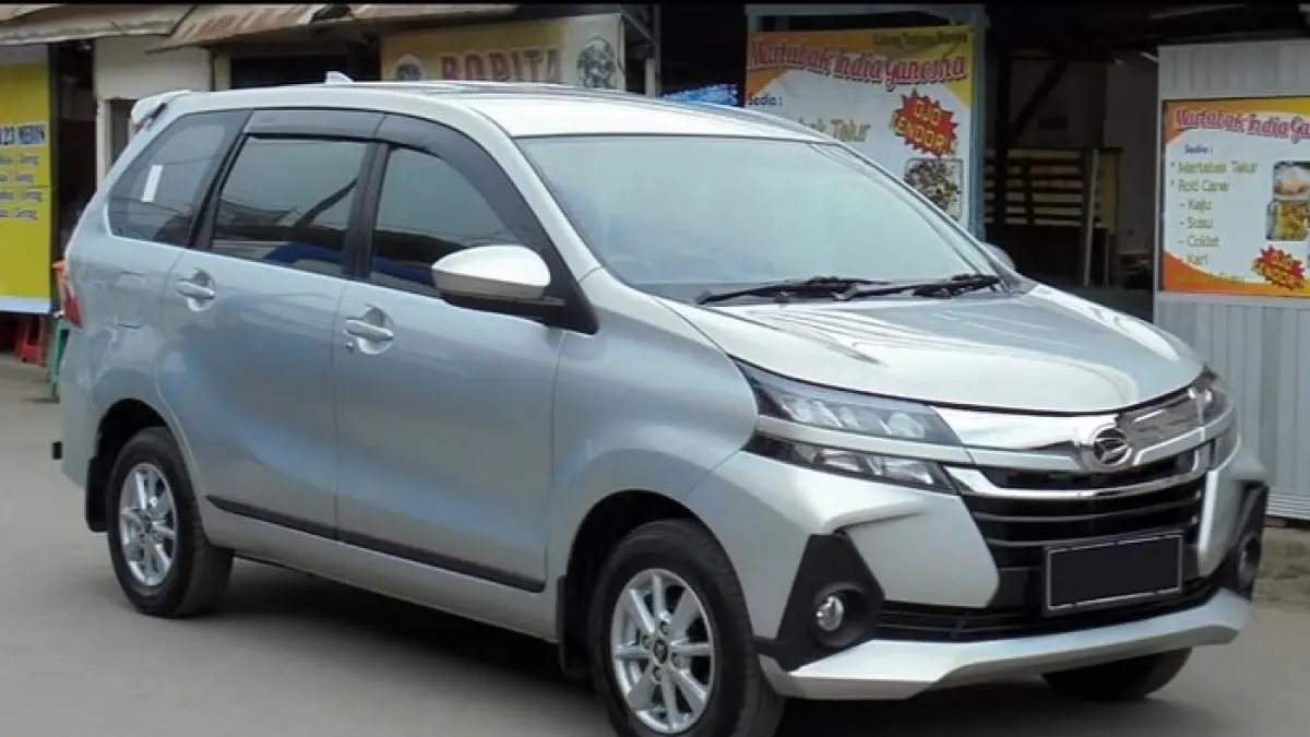 Perbandingan 7 mobil bekas Rp80 jutaan, dari paling irit hingga paling nyaman. Temukan pilihan terbaik sesuai kebutuhan Anda!