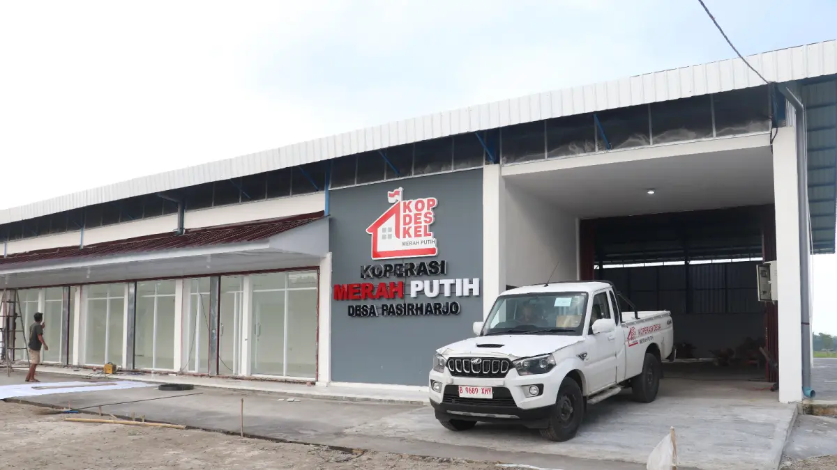 Sarana dan prasarana pendukung Koperasi Desa Merah Putih (KDMP) mulai berdatangan secara bertahap di Kabupaten Blitar.