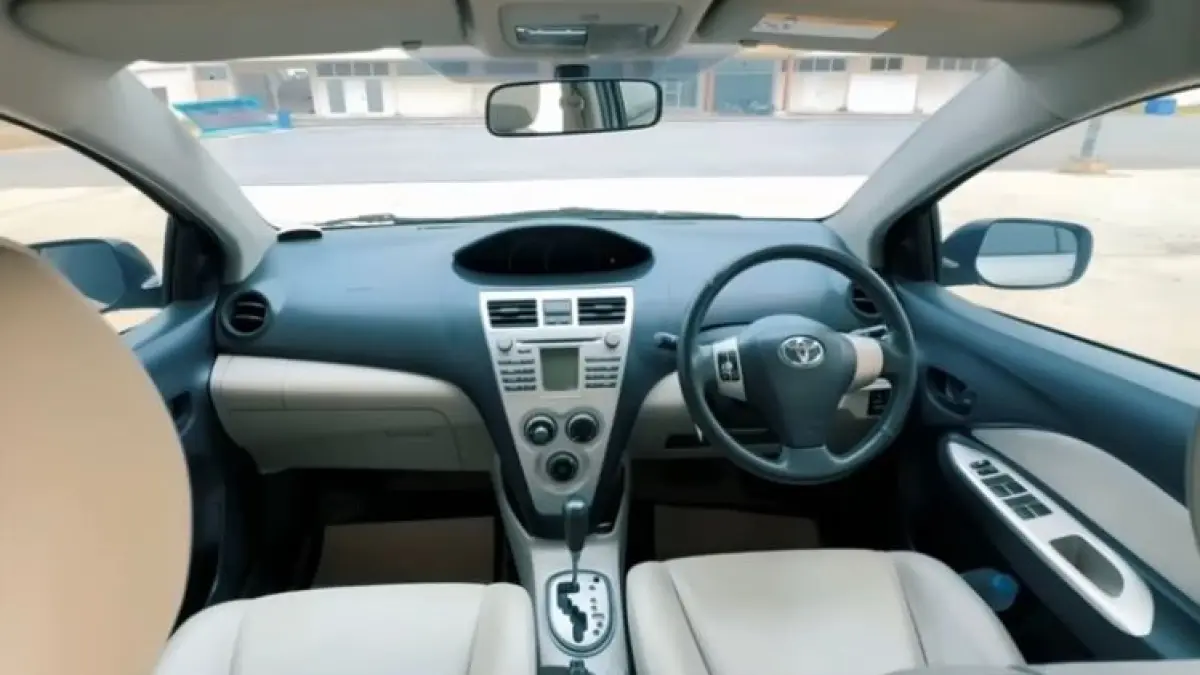 Cek rekomendasi mobil bekas 60 jutaan paling nyaman 2026! Ada Toyota Vios, Altis, hingga Nissan Livina yang irit dan empuk. Pilihan cerdas pemula ada di sini!