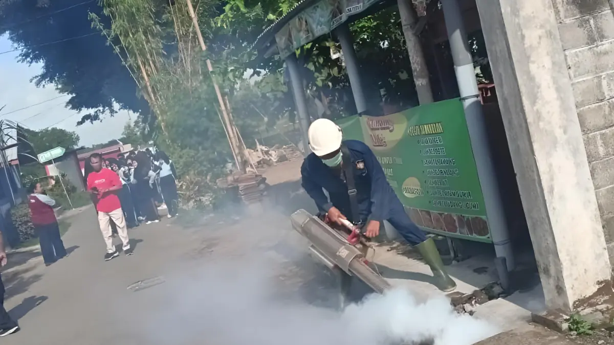 Dinas Kesehatan (Dinkes) Kota Blitar memperketat pengawasan terhadap penyebaran penyakit yang disebabkan oleh nyamuk Aedes Aegypti.
