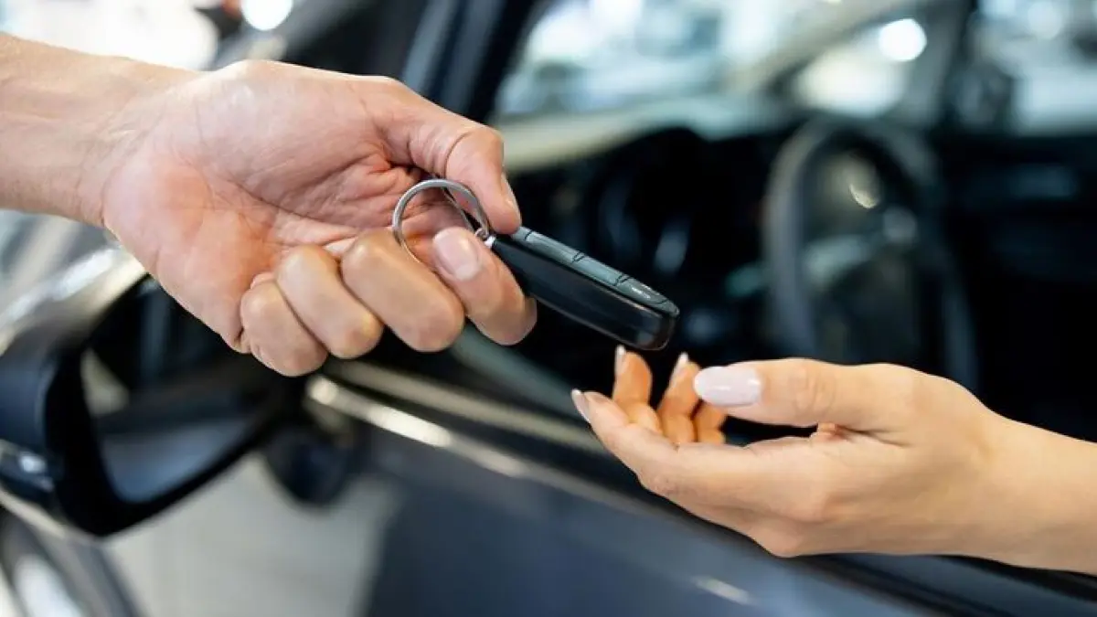 Mobil bekas di bawah Rp100 juta 2026 turun hingga 40%. Ini 4 pilihan terbaik tahun muda dengan fitur modern dan layak dipakai.(Pinterest)