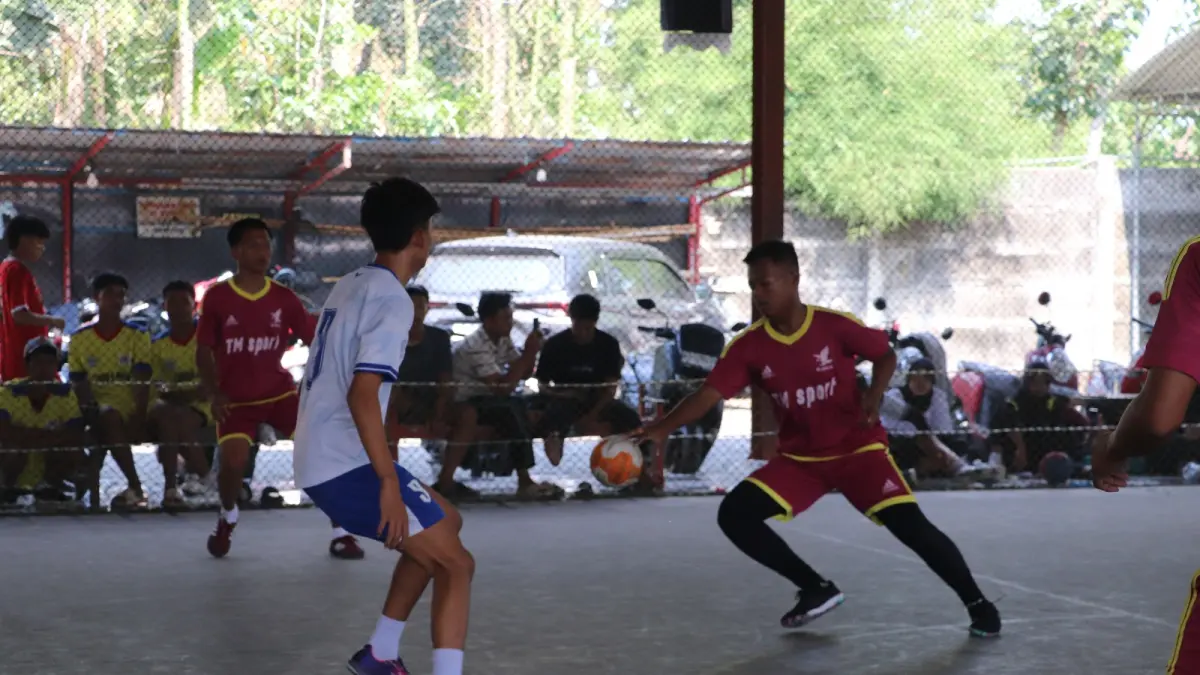 Atlet Bola Tangan Kabupaten Blitar berlatih untuk menghadapi Porprov Jatim 2027.