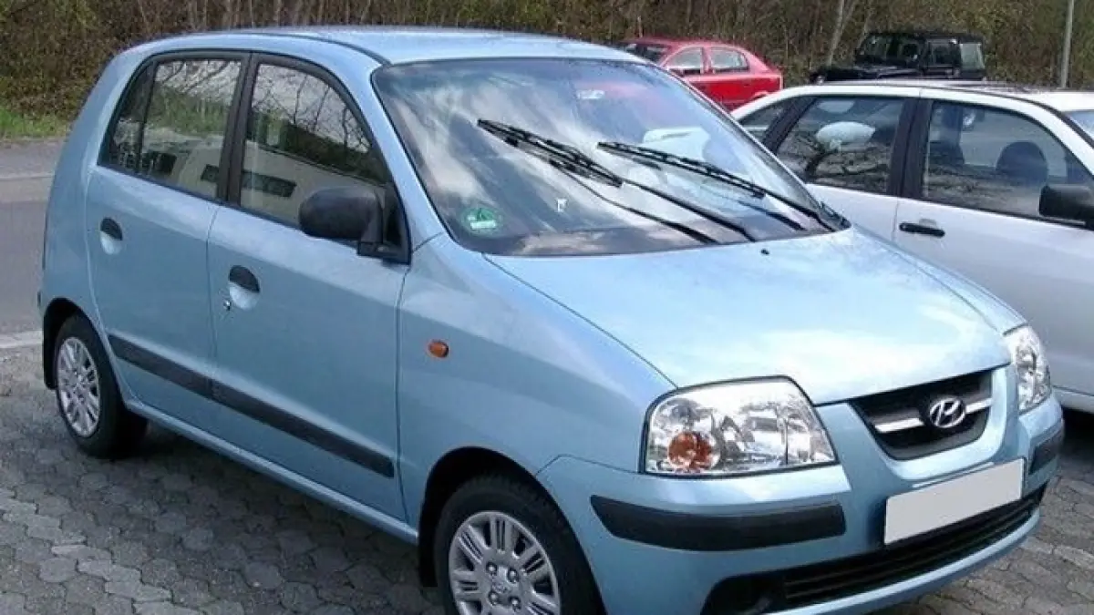 Perbandingan mobil bekas Rp50 jutaan paling irit 2025, dari Starlet hingga Sirion, mana paling worth it?