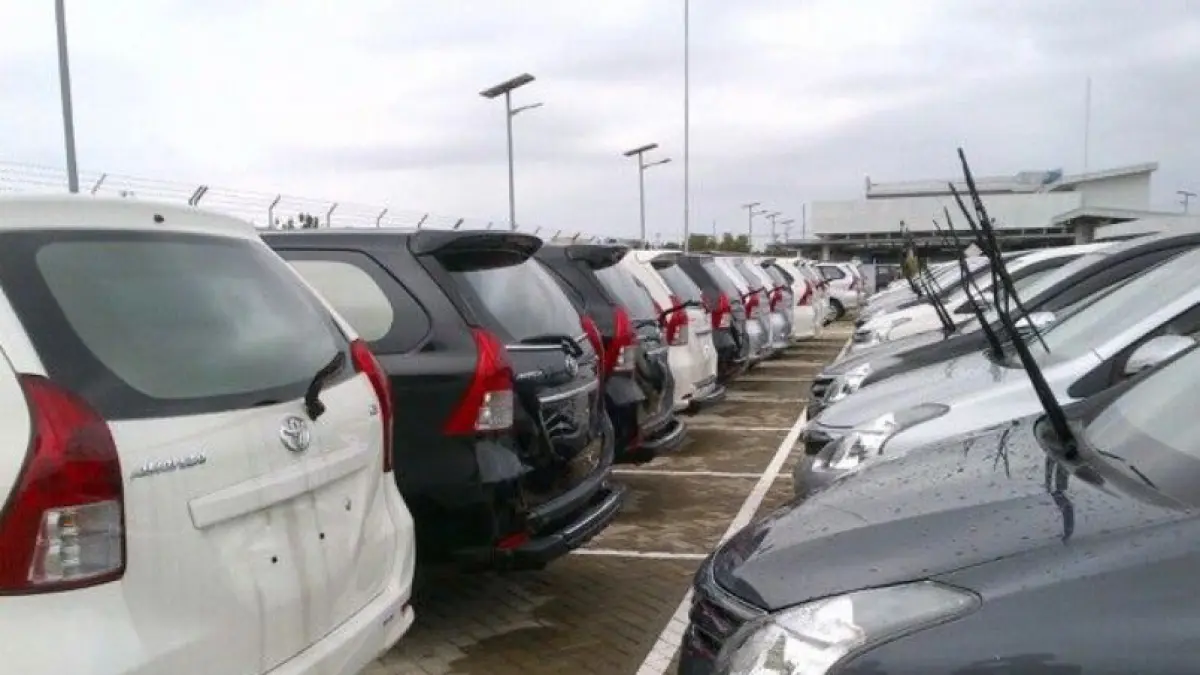 Bingung pilih mobil bekas keluarga budget terbatas? Simak rekomendasi mobil bekas terbaik yang bandel, irit, dan gampang cari spare part-nya di sini! (pinterest)