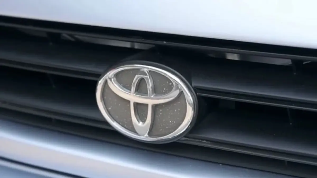 Cari mobil bekas Rp 40 jutaan yang bandel dan irit? Simak 5 rekomendasi mobil bekas terbaik 2026 yang minim biaya perawatan dan sangat worth it! (screenshot youtube)