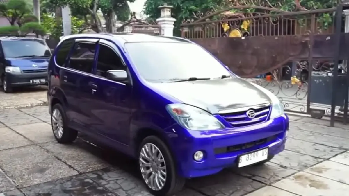 Cari MPV murah dan mewah di 2026? Ini 5 rekomendasi mobil keluarga Rp 50 jutaan yang tangguh, irit, dan nyaman dipakai harian. Cek selengkapnya! (screenshot youtube)