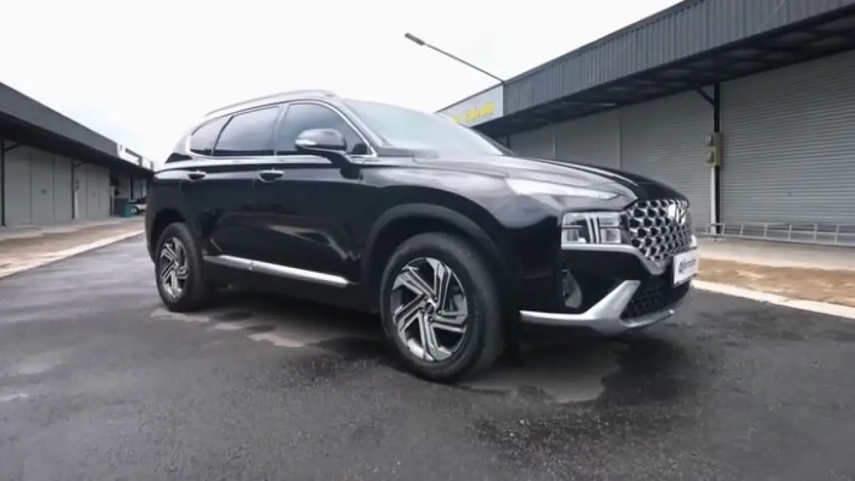 Kenapa mobil canggih sering jadi penunggu gudang dealer? Simak alasan teknis dan daftar mobil yang sulit laku di pasar Indonesia saat ini. (screenshot youtube)