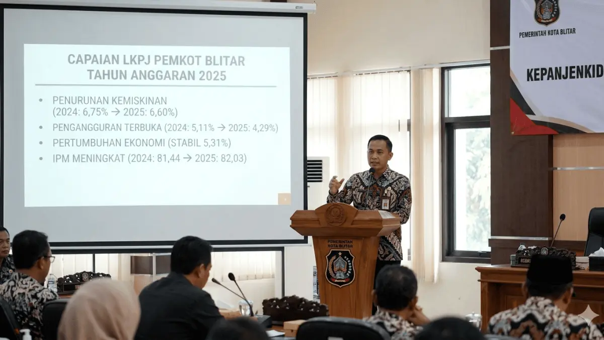 Laporan Keterangan Pertanggungjawaban (LKPJ) tahun anggaran 2025 memuat capaian program dan kegiatan Pemerintah Kota (Pemkot) Blitar selama satu tahun. (Gemini AI)